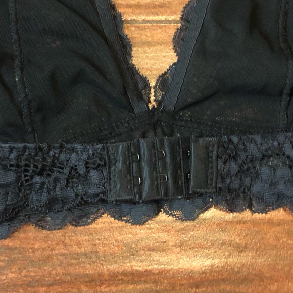 Free people intimately Dark Navy Lace Bralette size S/P - Picture 3 of 8